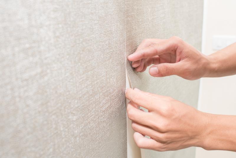 Pose de papier peint, les astuces pour un résultat impeccable chez vous